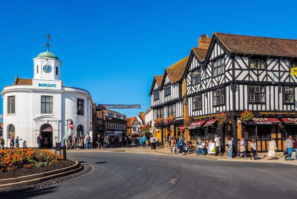 pretty homes in Stratford